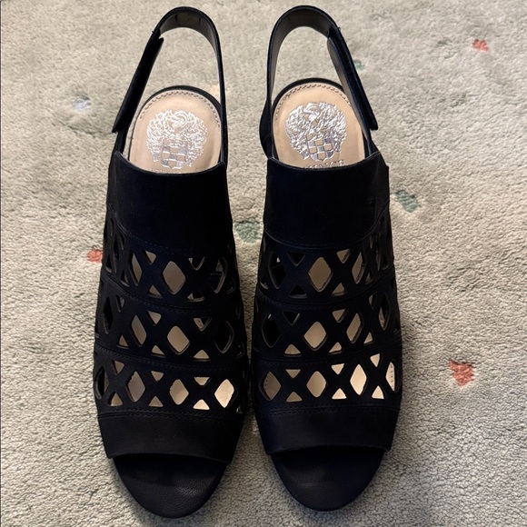 Vince Camuto Black VC-Deverly Heels. SZ9 - Picture 2 of 8